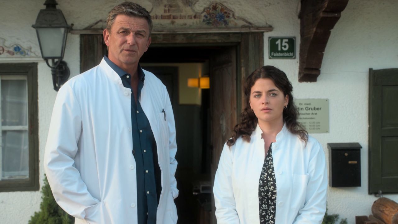 ¿Cuándo se estrena Doctor en los Alpes temporada 14? • zoNeflix